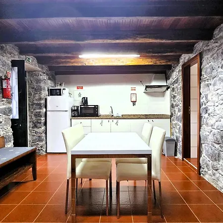 Casa Do Lugar Da Ribeira * Campanário